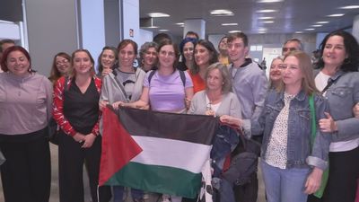 Cuatro españoles de la segunda flotilla detenidos por Israel regresan a España