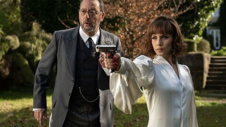 Un asunto privado (Prime Video) / Enseriados