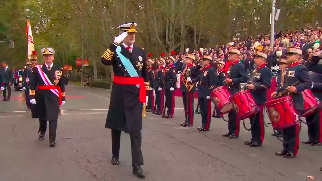 Madrid se vuelca con las Fuerzas Armadas en el desfile militar del Día de la Hispanidad