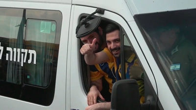 Hamás libera a todos los rehenes vivos e Israel excarcela a los presos palestinos