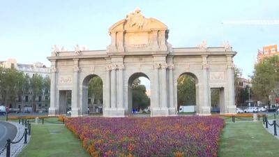 Almeida recoge en Bruselas un doble premio europeo por la restauración de la Puerta de Alcalá