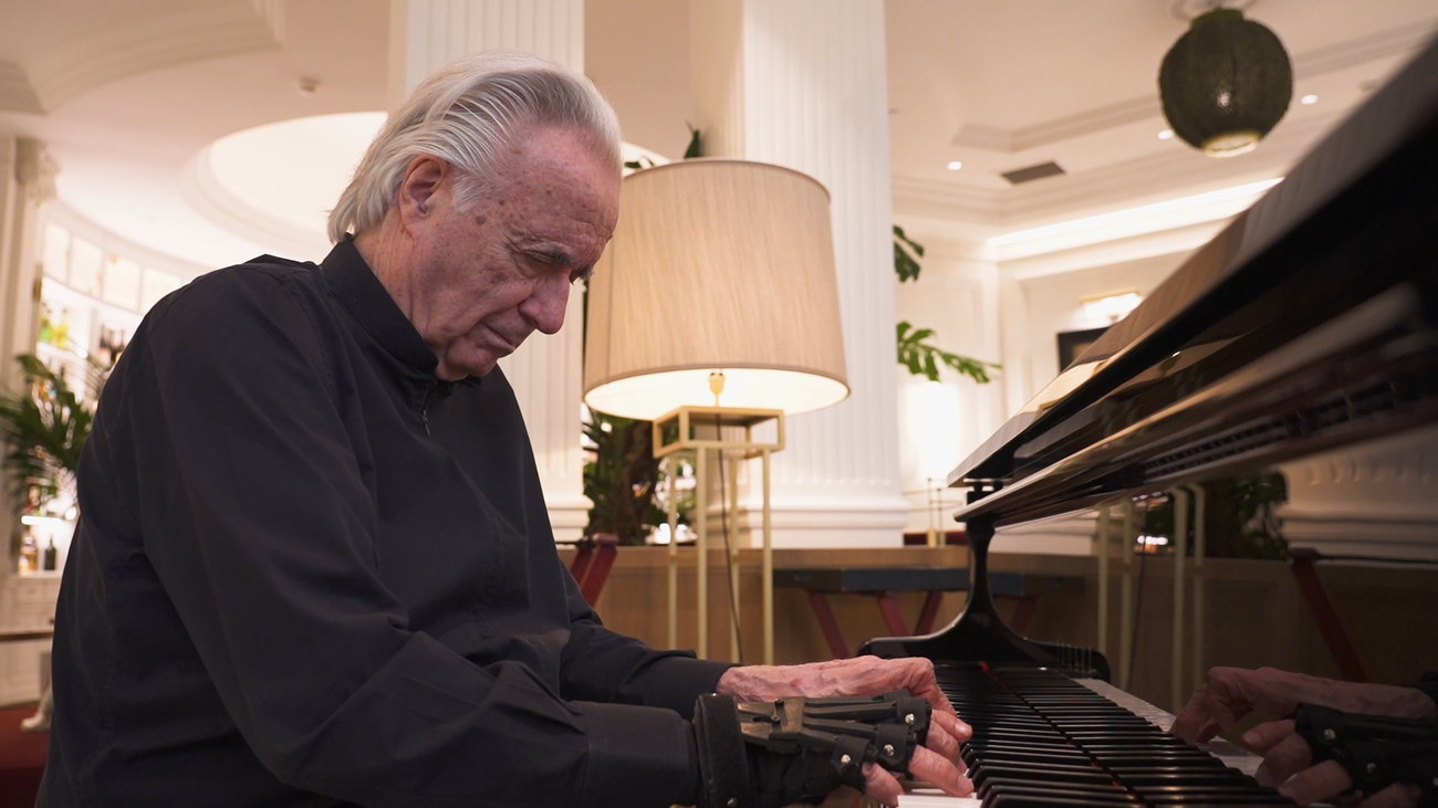 Homenaje real a João Carlos Martins