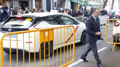 Ábalos se acoge a su derecho a no declarar en el Tribunal Supremo y la Fiscalía descarta pedir prisión