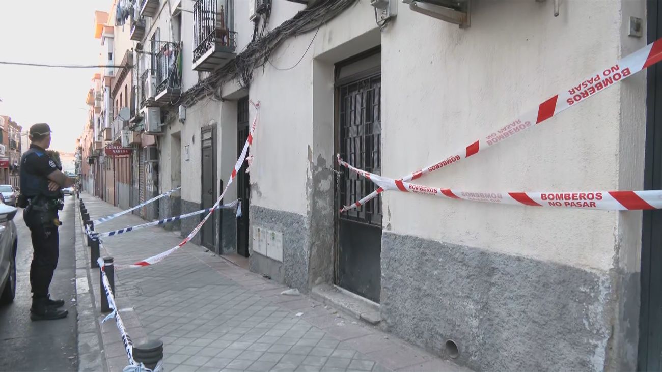 Desalojadas ocho familias por riesgo de derrumbe en Puente de Vallecas