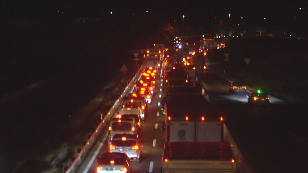 El embudo de la M-208 roba más de 45 minutos cada mañana a miles de conductores