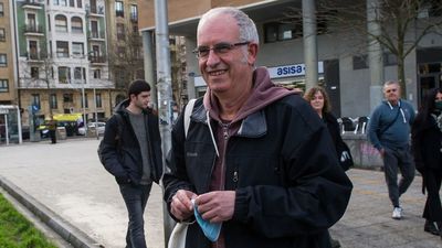 Denuncian que un exjefe de ETA presenta un programa de radio subvencionado por la Duptación de Bizkaia