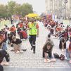 Más de 300 jóvenes participan en un 'flashmob' de RCP en la Plaza de Oriente para salvar vidas
