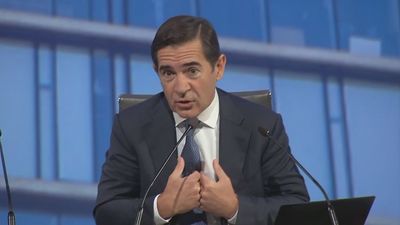 Torres no piensa dimitir porque su continuidad al frente del BBVA "no dependía" de la OPA