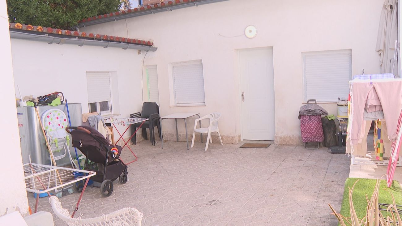 Okupa una casa de Carabanchel y realquila las habitaciones: "Que pague y se marche ya"