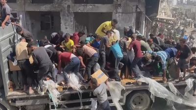 El Ejército israelí dice que vuelve a aplicar el alto el fuego en Gaza tras un día de bombardeos