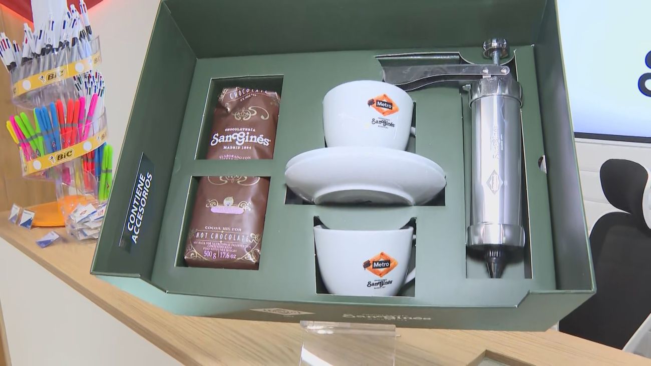 La estación de Ópera celebra sus 100 años con un 'pack' diseñado por Metro de Madrid y la chocolatería San Ginés