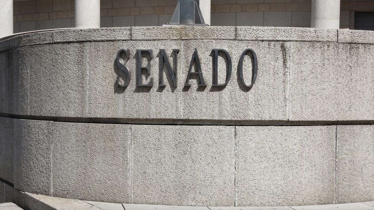 El Senado elimina los pagos en metálico tras la polémica con los sobres a Ábalos