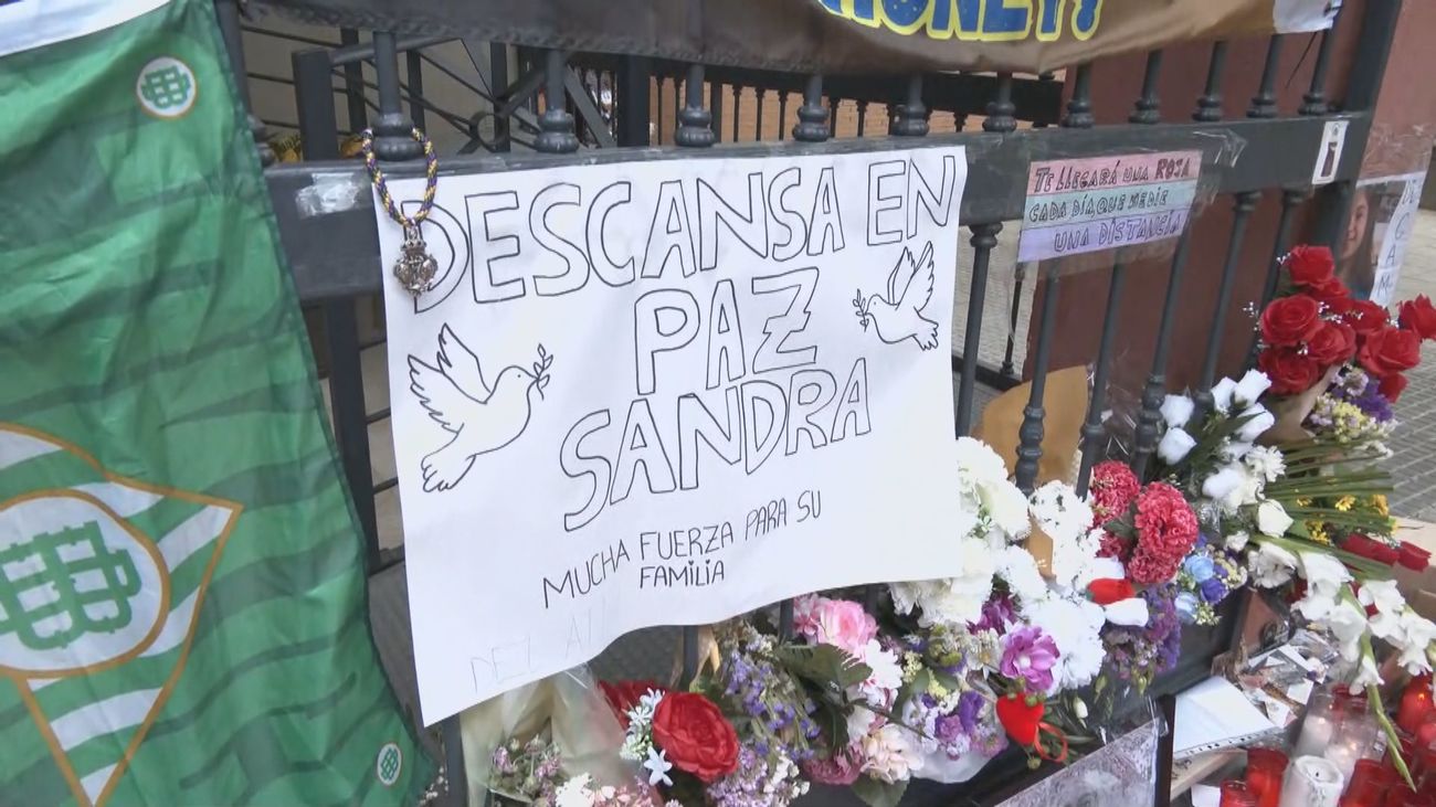 La Policía investiga el móvil y las redes sociales de Sandra, la niña de 14 años que se suicidó por presunto bullying