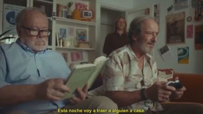 Polémica por el anuncio de Vivienda en el que se ve a tres mayores compartiendo piso en 2055