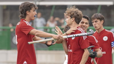 Sanse Complutense golea para consolidar el liderato en la liga de hockey