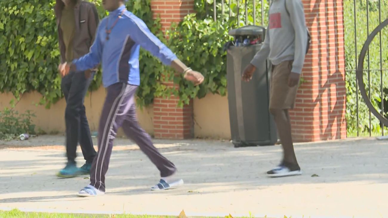 Trece menores inmigrantes, procedentes de Canarias y Ceuta, ya han llegado a Madrid