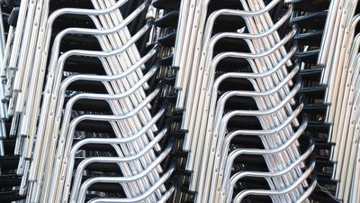 Cae una banda criminal que robó más de 1.100 sillas de terraza en locales de Madrid y Talavera