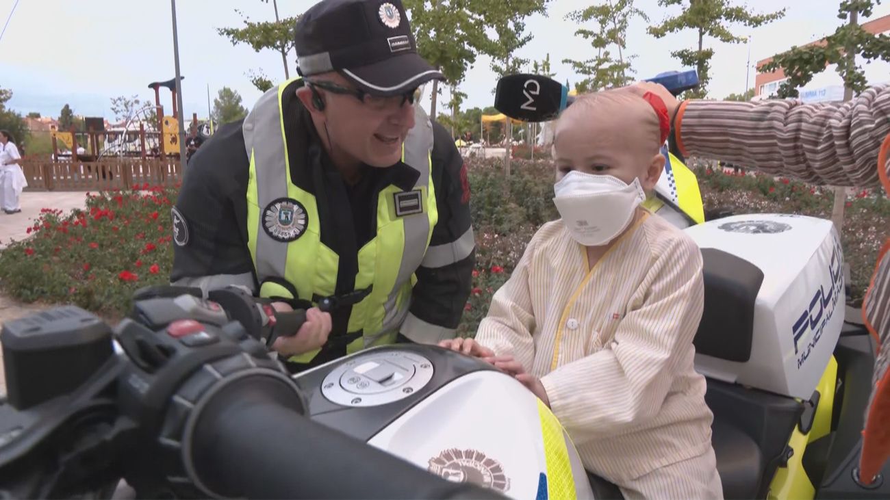 Una exhibición donde las sonrisas de los más pequeños en el Hospital 12 de Octubre son lo más importante