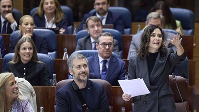 Ayuso carga en la Asamblea de Madrid contra el PSOE por buscar "retrotraer a trincheras"