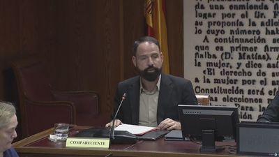 Mariano Moreno, exgerente del PSOE, guarda silencio en el Senado al haber sido citado por el Supremo