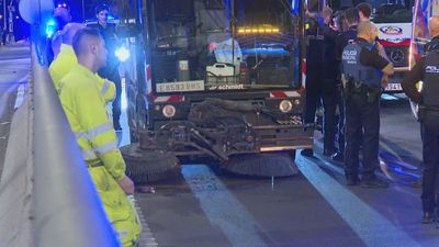 Herida una agente de policía al ser atropellada por una máquina barredora en el túnel de Santa María de la Cabeza