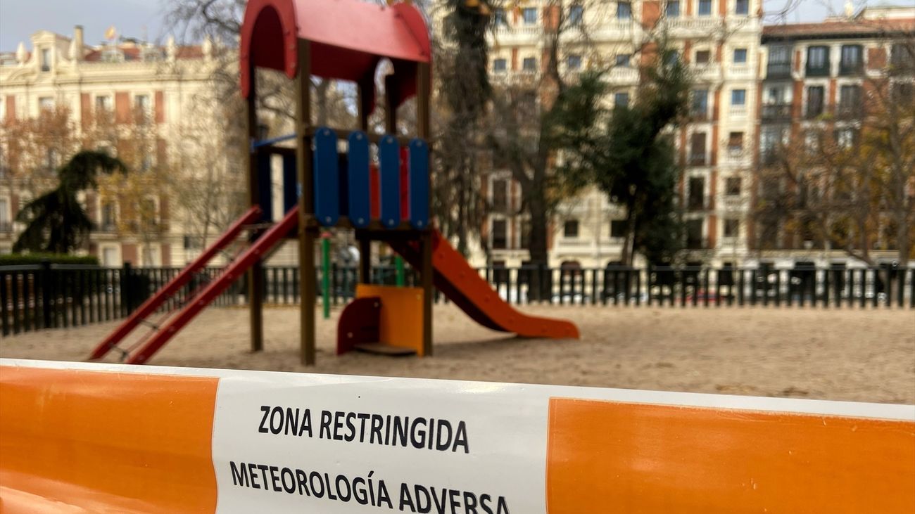 Zona restringida en el parque de El Retiro por metereología adversa