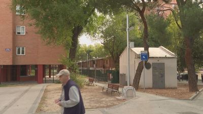 Activadas 18 cámaras de videovigilancia en la conflictiva calle Cullera: "Aquí hay mucha droga"