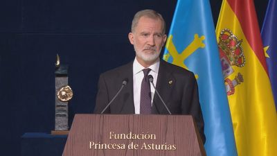 El Rey apuesta por "educar en valores" para garantizar la "convivencia democrática"