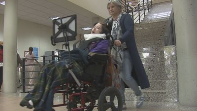 Elsa, de Aranjuez, la primera universitaria con ELA de España: "Le dijeron que no aprobaría ni Primaria"