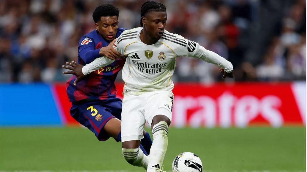 Camavinga ante el Barcelona