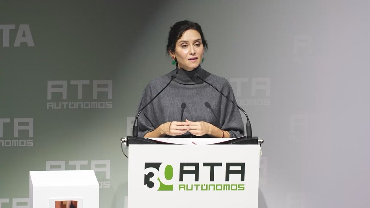 Ayuso anuncia que los presupuestos de 2026 recogen un incremento del 17,7% en ayudas a los autónomos