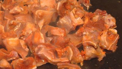 Casa Tino, el santuario de la oreja a la plancha en Chamberí