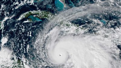 El huracán Melissa, de categoría 4, se aleja de Jamaica en dirección al este de Cuba