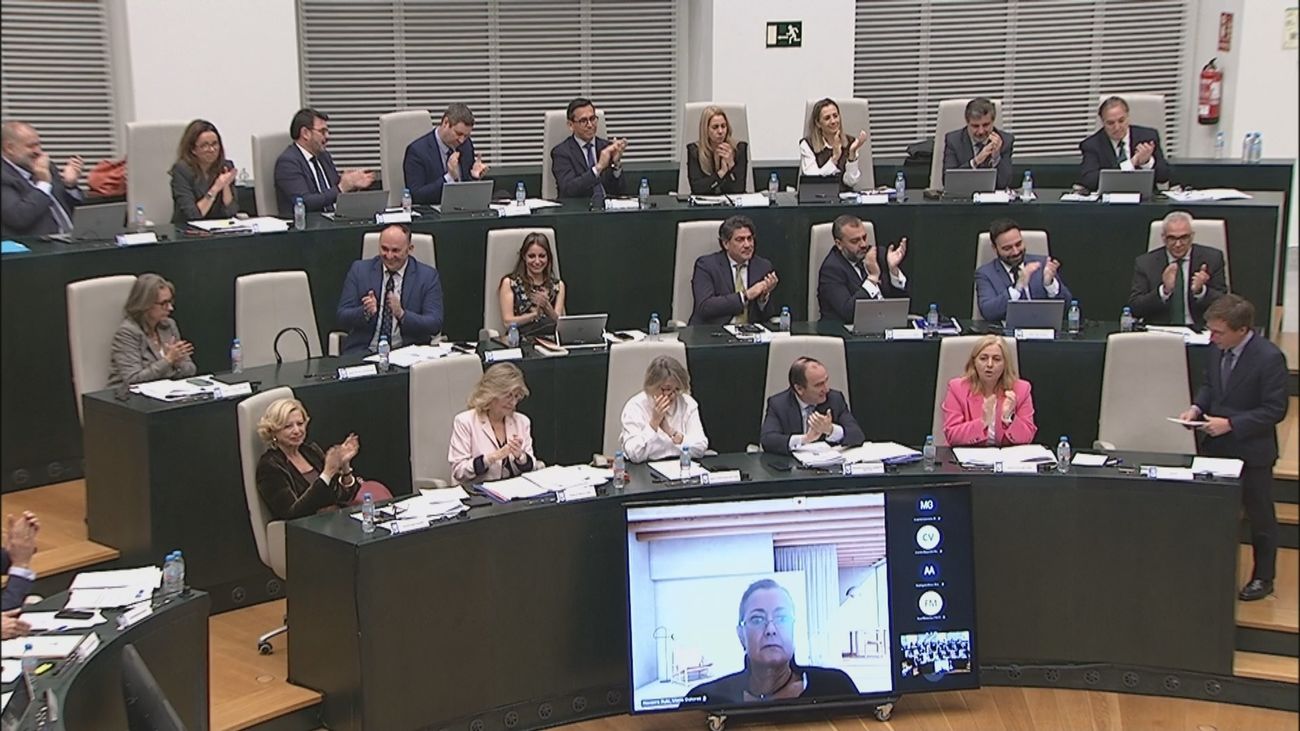 La tasa de basuras protagoniza el Pleno municipal de Madrid con acusaciones de "Sanchazo" para Almeida y "basurazo" para la oposición