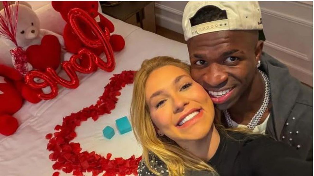 Vinícius asume una relación con una influyente brasileña