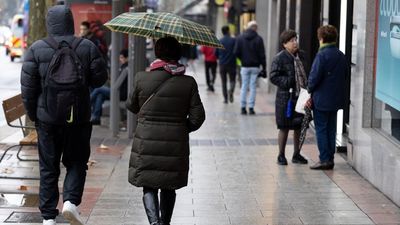 Miércoles de paraguas en Madrid con mínimas que suben