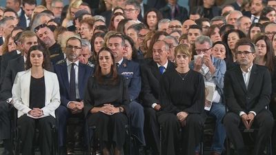 Los nombres de las 237 víctimas mortales de la DANA resuenan en el acto de homenaje de Valencia