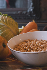 El cocido madrileño que nunca pasa de moda está en Lhardy