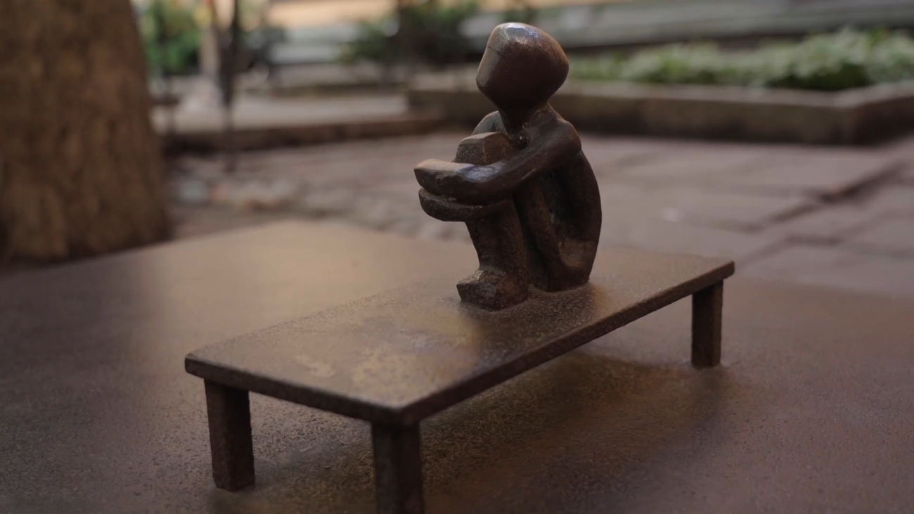 ¡15 centímetros! Así es la escultura más pequeña de Estocolmo