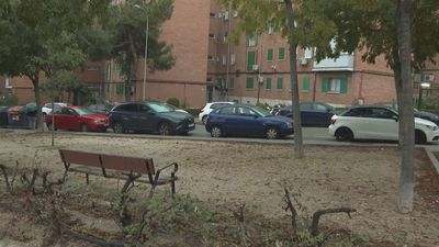 Aparcar en el barrio de Begoña, 'misión imposible': "Algunos dejan el coche un lunes y no lo mueven hasta el viernes"