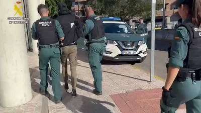 Ocho detenidos por robar en 21 coches en Collado Villalba