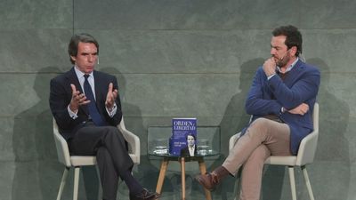 Aznar define al PP como el  "único pilar constitucional que queda en España"
