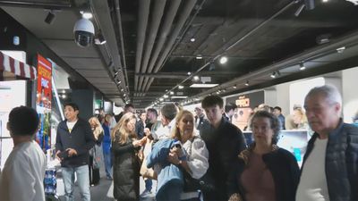 Así se vive la inauguración del edificio de Fnac en Callao