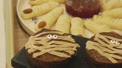 Cocinamos dulces de Halloween con la youtuber ‘Alma cupcakes’