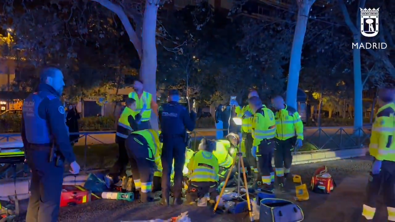 Herido grave un joven de 25 años tras ser atropellado por un taxi en el Paseo de la Castellana