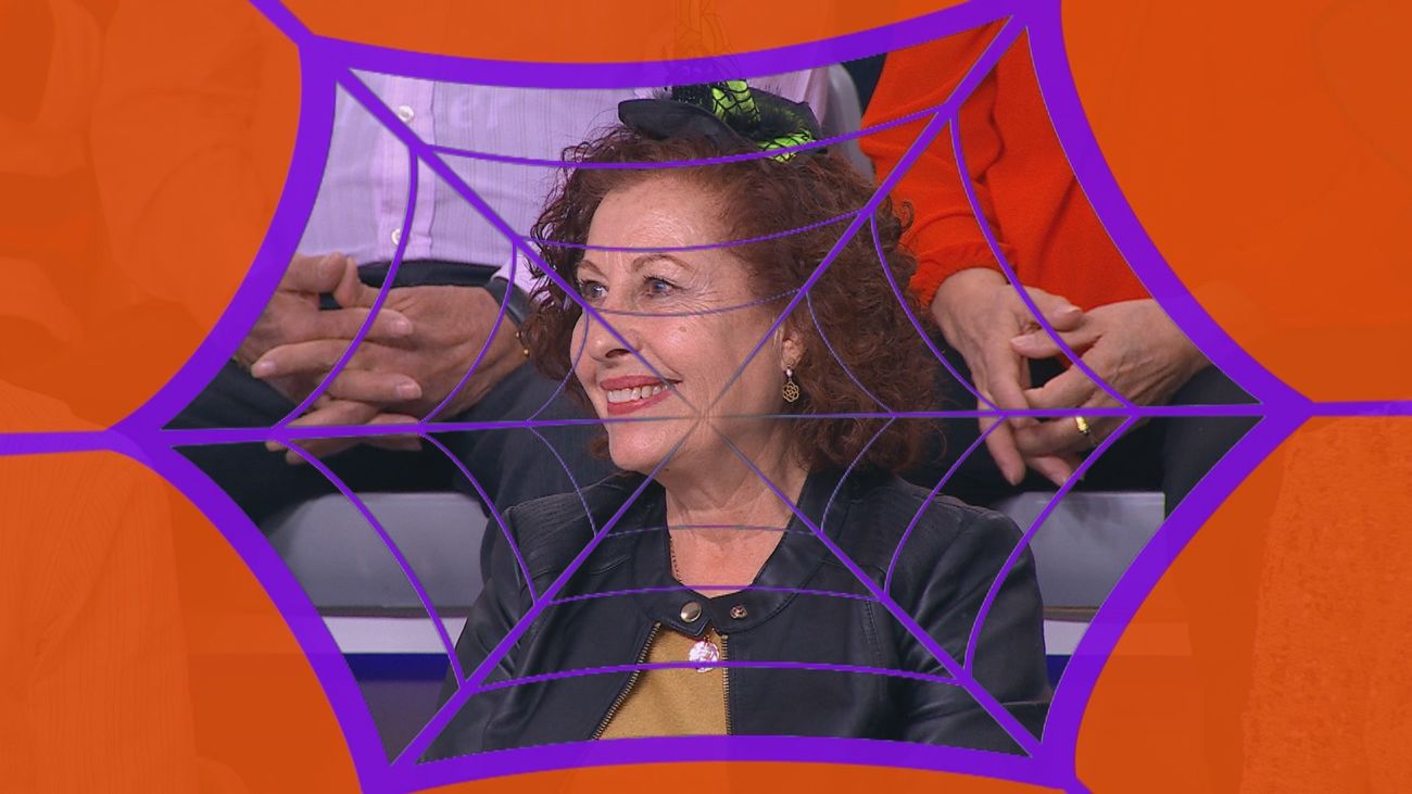 María Jesús se convierte en Catrina en plena Kiss Cam de Halloween