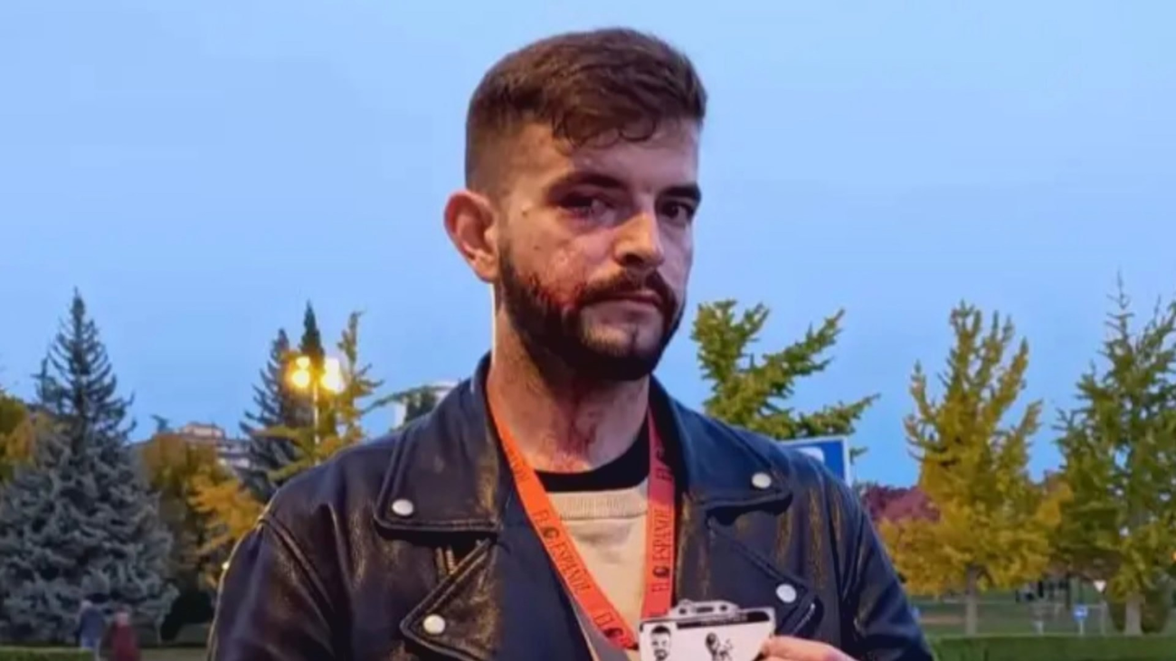 Brutal agresión de abertzales a un periodista de El Español durante unas  protestas en Pamplona