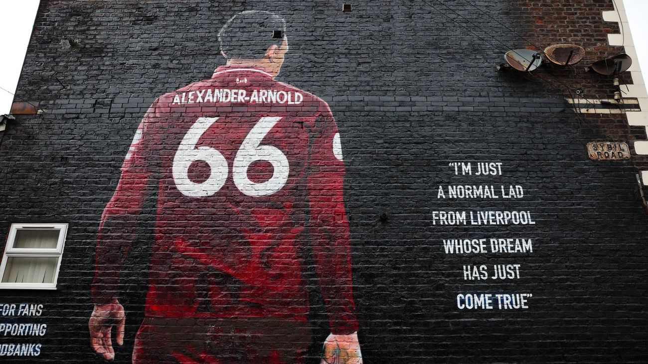 Vandalizan el mural de Alexander-Arnold en Anfield: "Adiós el rata"