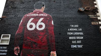 Vandalizan el mural de Alexander-Arnold en Anfield: "Adiós el rata"