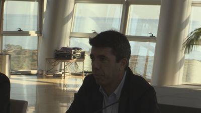 Feijóo habla con  Abascal tras la renuncia de Mazón y coinciden en que hay que dar "estabilidad" a la Comunidad Valenciana